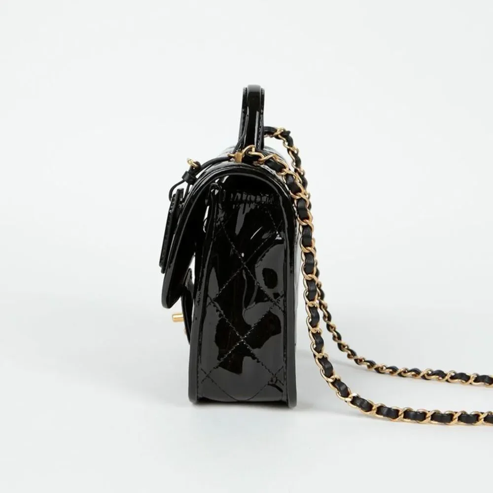 CHANEL details gender